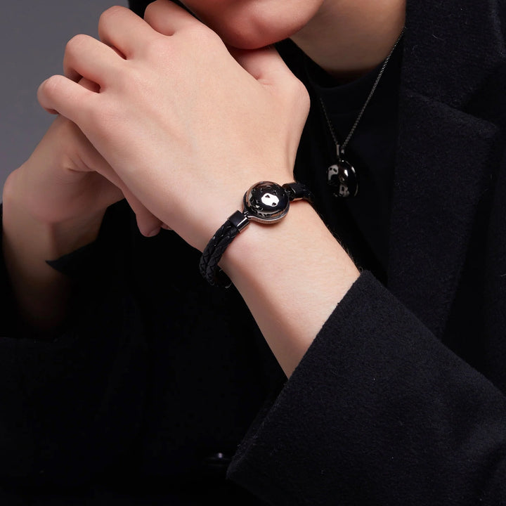 Wir sind mutig & We Bloom Smart Bracelets für die Liebe