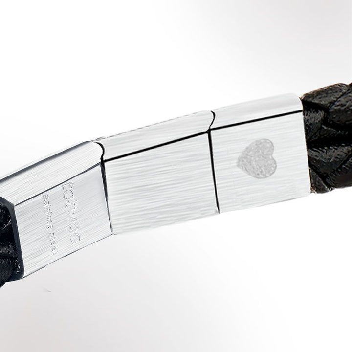 Wir sind mutig & We Bloom Smart Bracelets für die Liebe
